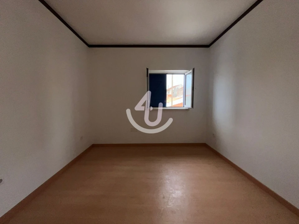 Garagem para Venda em Nazare Foto 19