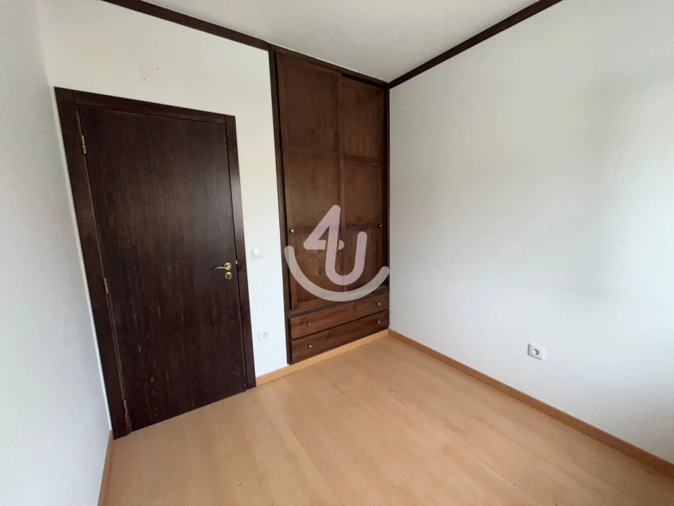 Garagem para Venda em Nazare Foto 25