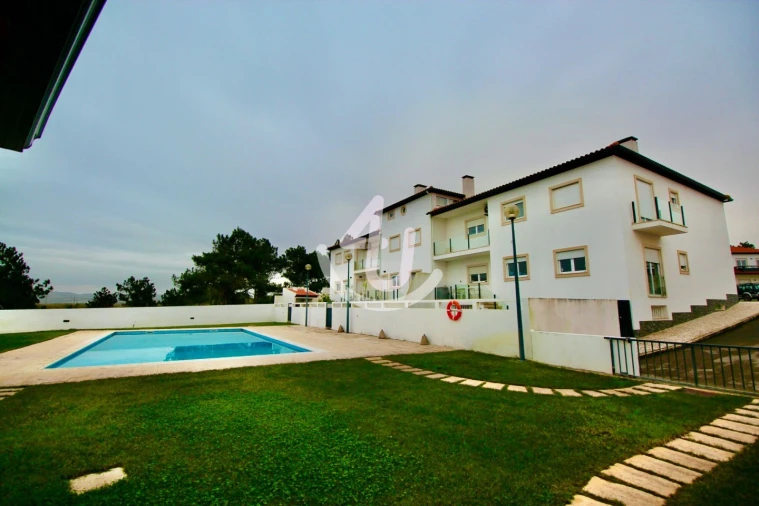 Apartamento T2 para Venda em Tornada e Salir do Porto Foto 2