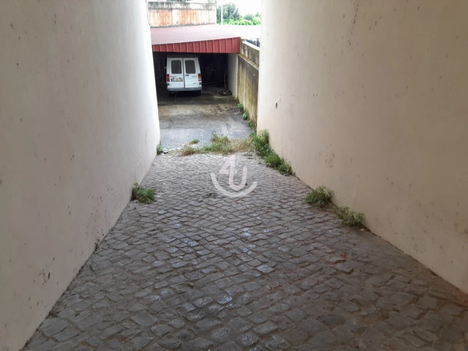 Armazém para Venda em Alcobaça e Vestiaria Foto 2