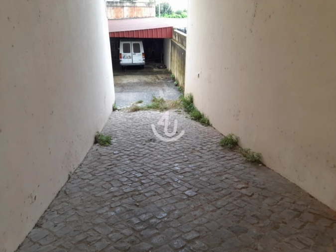 Armazém para Venda em Alcobaça e Vestiaria Foto 2