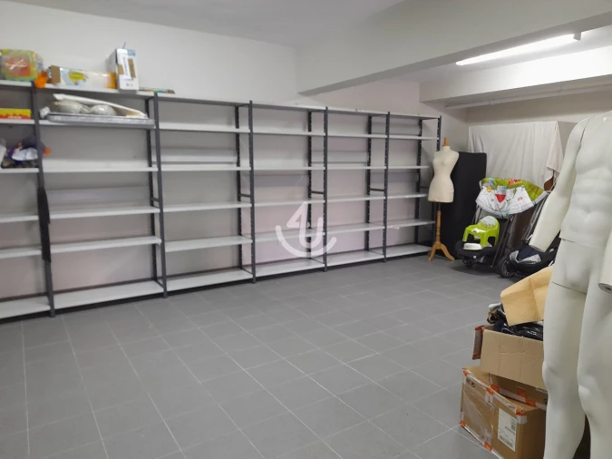 Armazém para Venda em Alcobaça e Vestiaria Foto 4