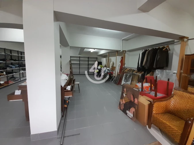 Armazém para Venda em Alcobaça e Vestiaria Foto 7