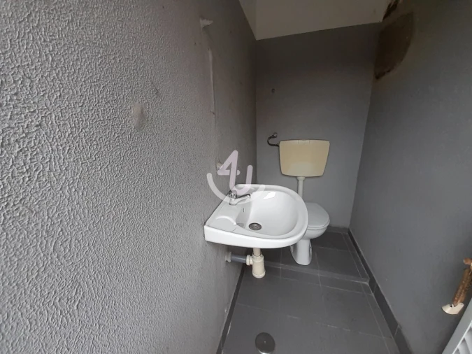 Armazém para Venda em Alcobaça e Vestiaria Foto 13