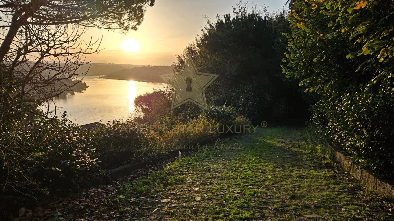 Moradia T5 para Venda em Oliveira do Douro Foto 35