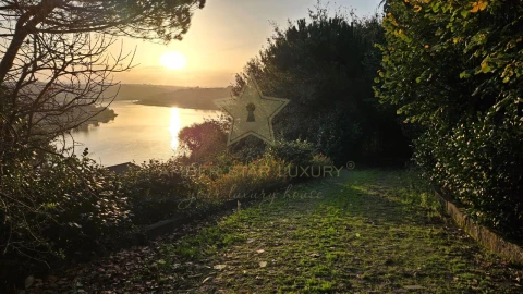 Moradia T5 para Venda em Oliveira do Douro