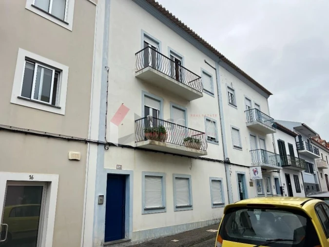 Apartamento T3 para Venda em Praia da Vitoria (Santa Cruz) Foto 2