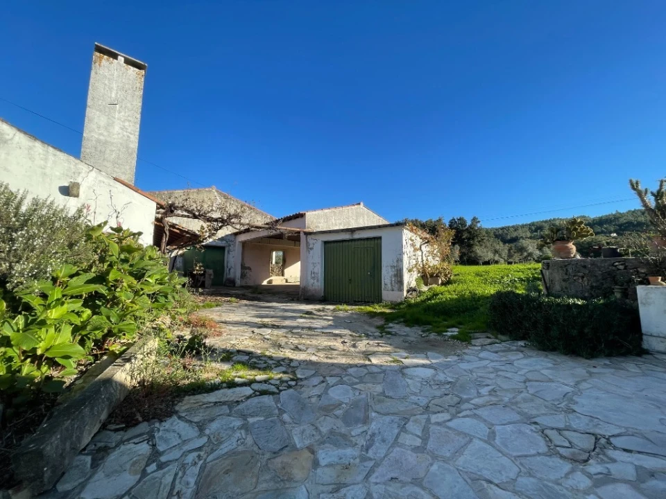 Moradia T5 para Venda em Nossa Senhora do Pranto Foto 5