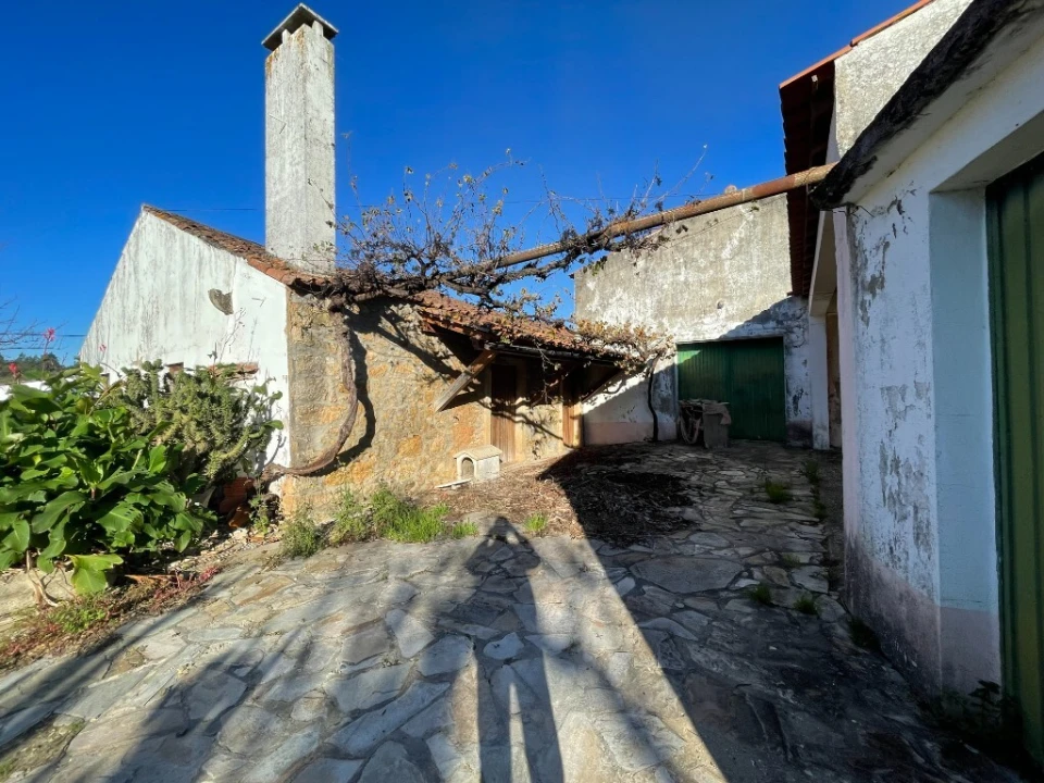 Moradia T5 para Venda em Nossa Senhora do Pranto Foto 6