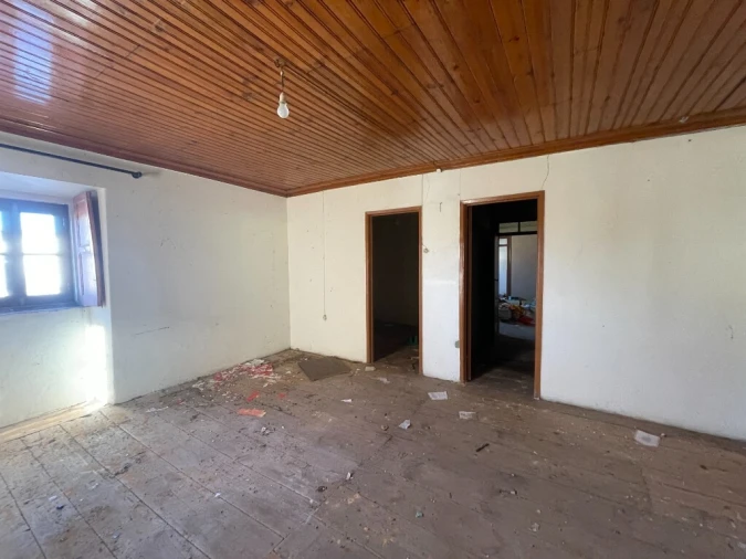 Moradia T5 para Venda em Nossa Senhora do Pranto Foto 14