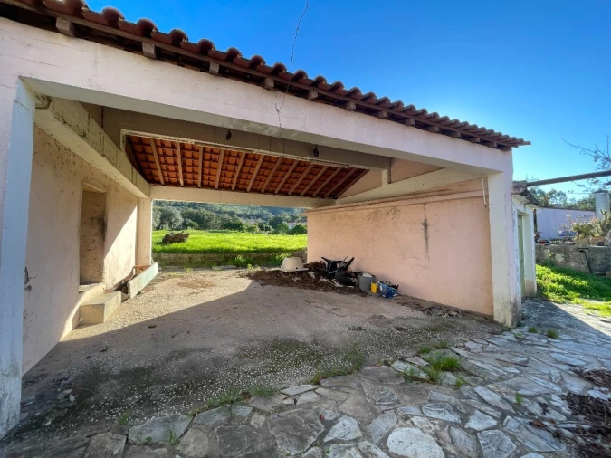 Moradia T5 para Venda em Nossa Senhora do Pranto Foto 7