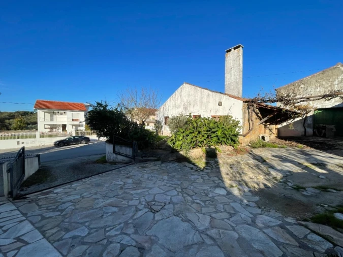 Moradia T5 para Venda em Nossa Senhora do Pranto Foto 4