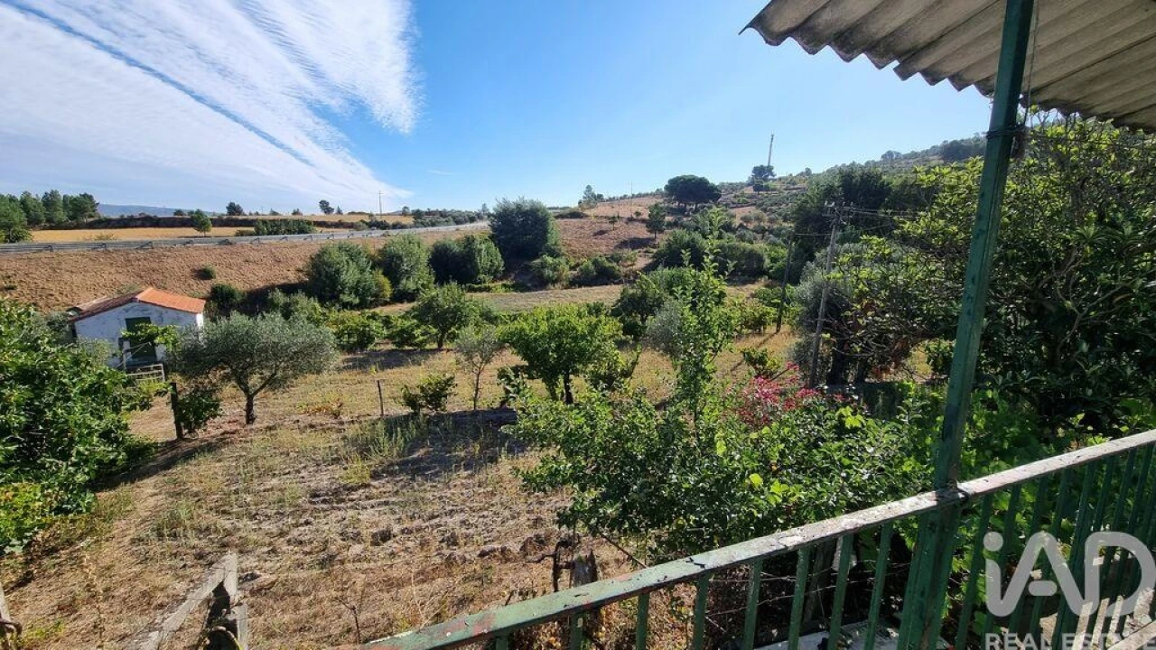 Moradia T3 para Venda em Rapa e Cadafaz Foto 8