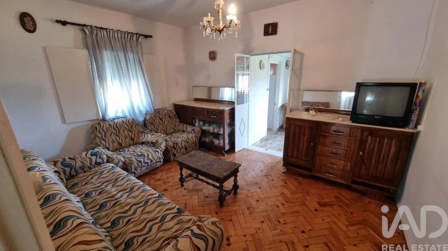 Moradia T3 para Venda em Rapa e Cadafaz Foto 21