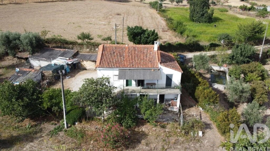 Moradia T3 para Venda em Rapa e Cadafaz Foto 5