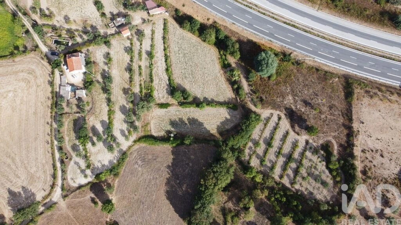 Moradia T3 para Venda em Rapa e Cadafaz Foto 2