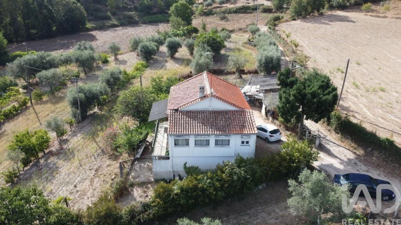 Moradia T3 para Venda em Rapa e Cadafaz Foto 26