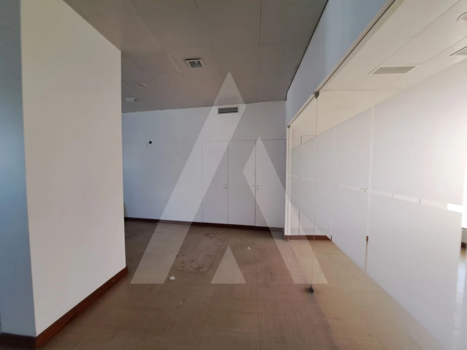 Loja para Arrendamento em Aradas Foto 3