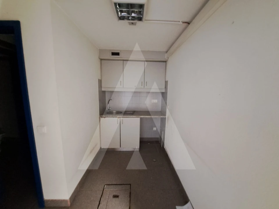 Loja para Arrendamento em Aradas Foto 4