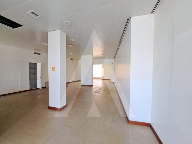 Loja para Arrendamento em Aradas Foto 1