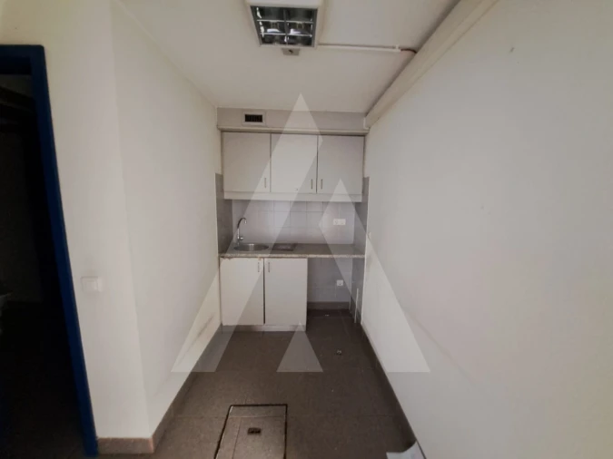 Loja para Arrendamento em Aradas Foto 4