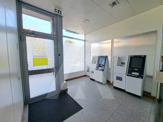 Loja para Arrendamento em Aradas Foto 6