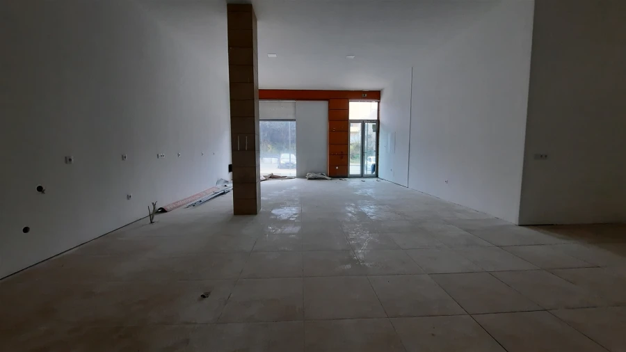 Loja para Arrendamento em Viseu Foto 2