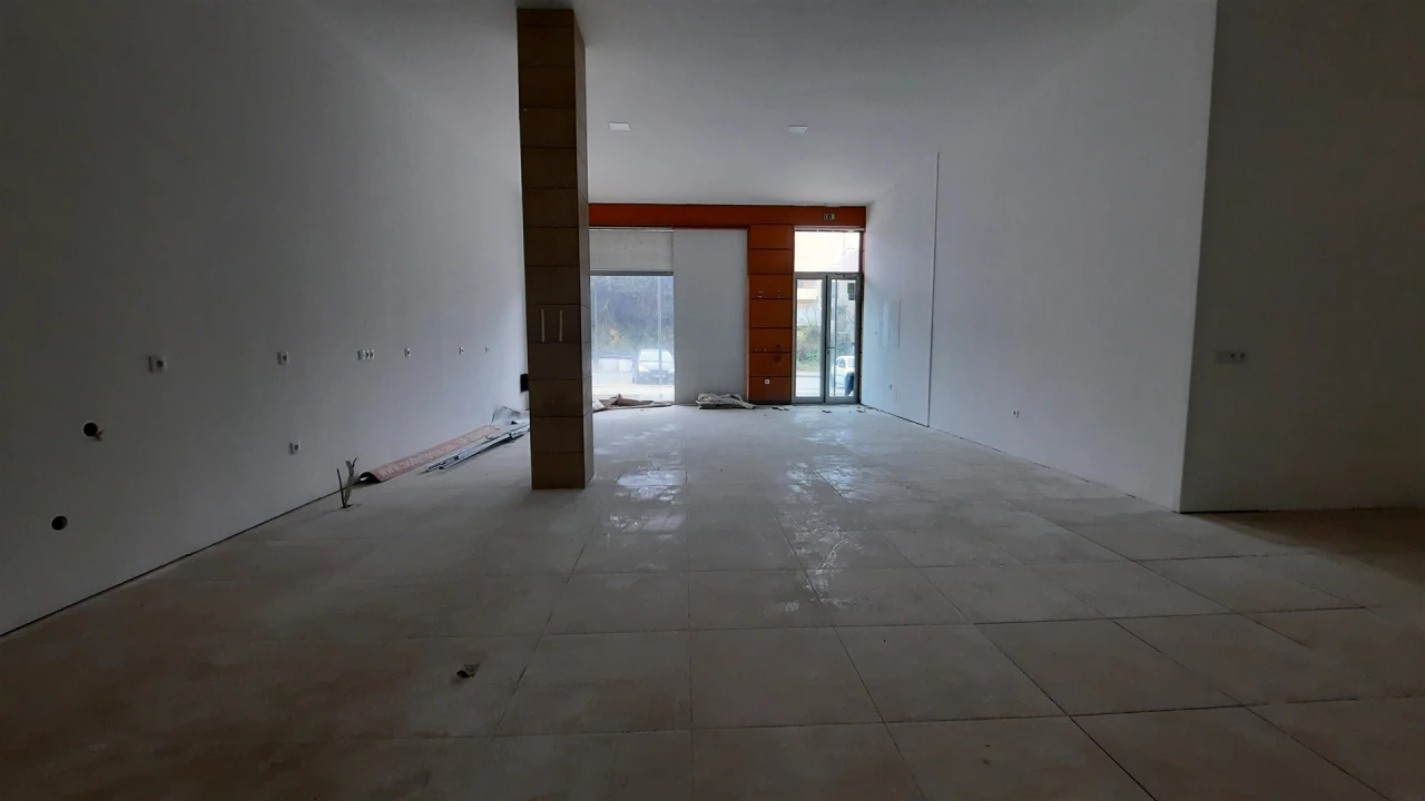 Loja para Arrendamento em Viseu Foto 2