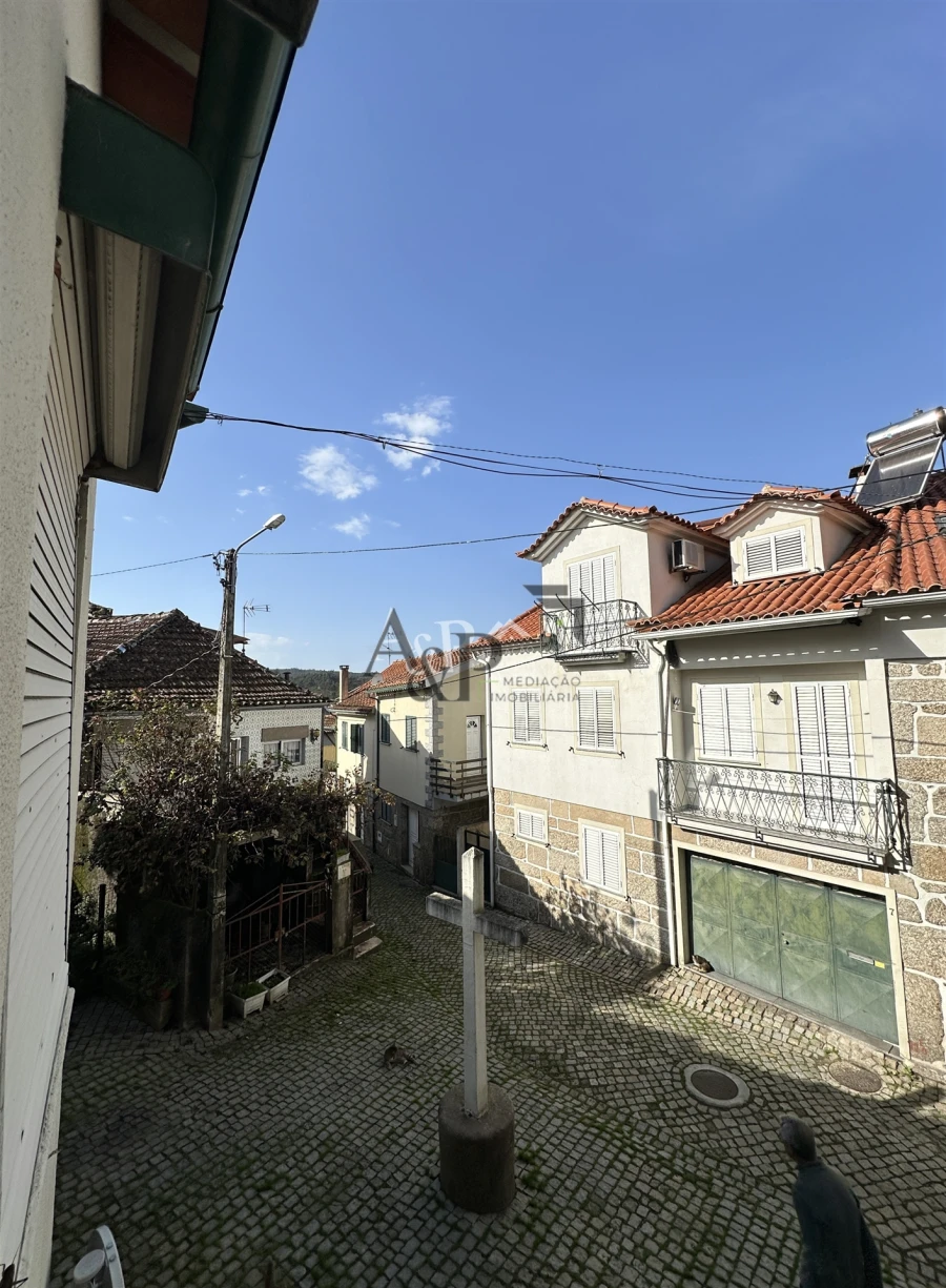 Moradia T4 para Venda em Ferreiros do Dão Foto 2