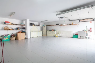Moradia T4 para Venda em Loule (São Sebastião)