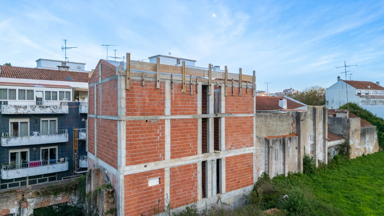 Moradia T3 para Venda em Alcobaça e Vestiaria Foto 11