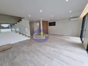 Moradia T4 para Venda em Anta e Guetim