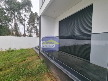 Moradia T4 para Venda em Anta e Guetim