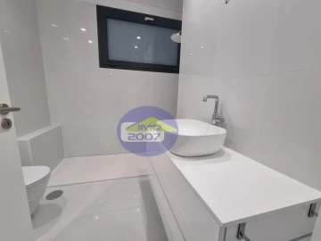 Moradia T4 para Venda em Anta e Guetim