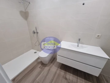 Moradia T4 para Venda em Anta e Guetim
