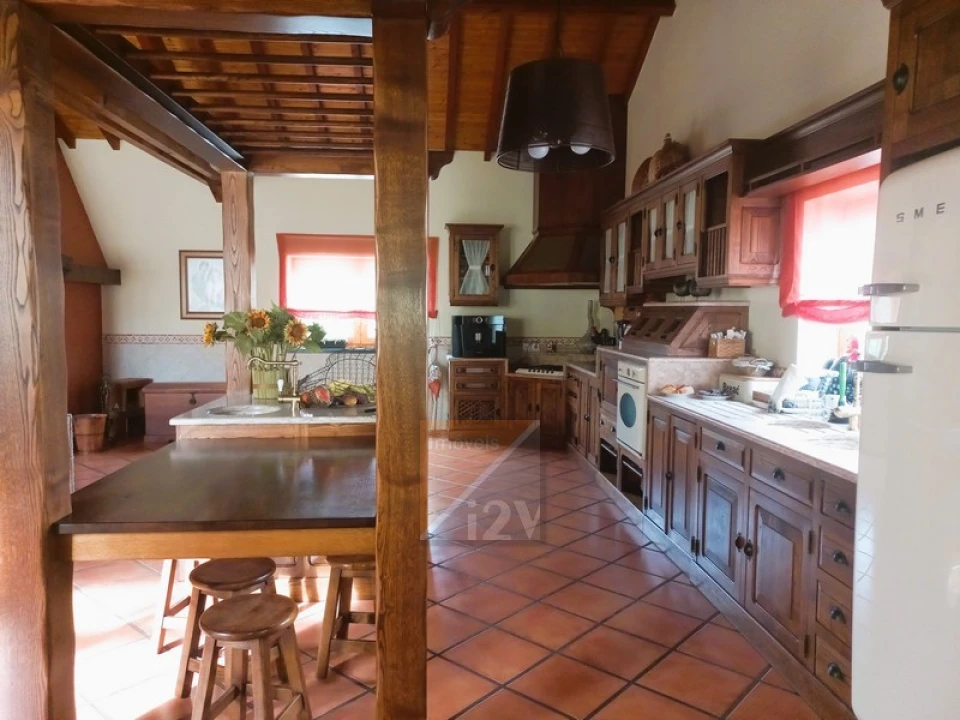 Moradia T4 para Venda em Gondemaria e Olival Foto 11