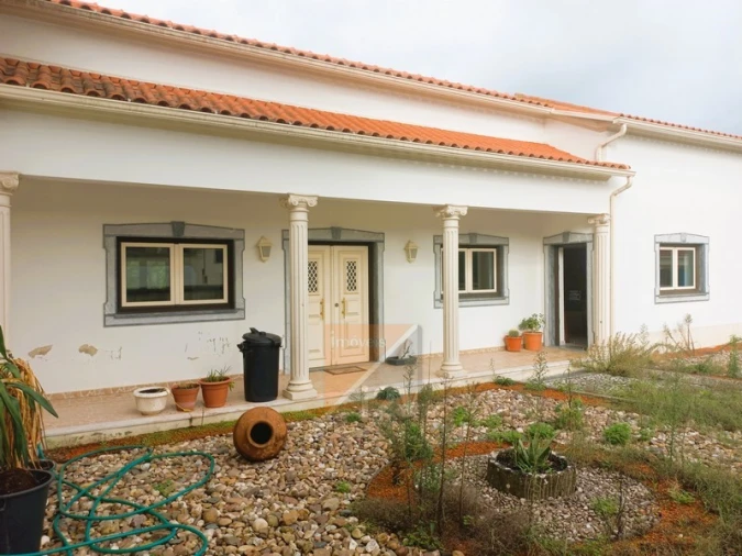 Moradia T4 para Venda em Gondemaria e Olival Foto 5