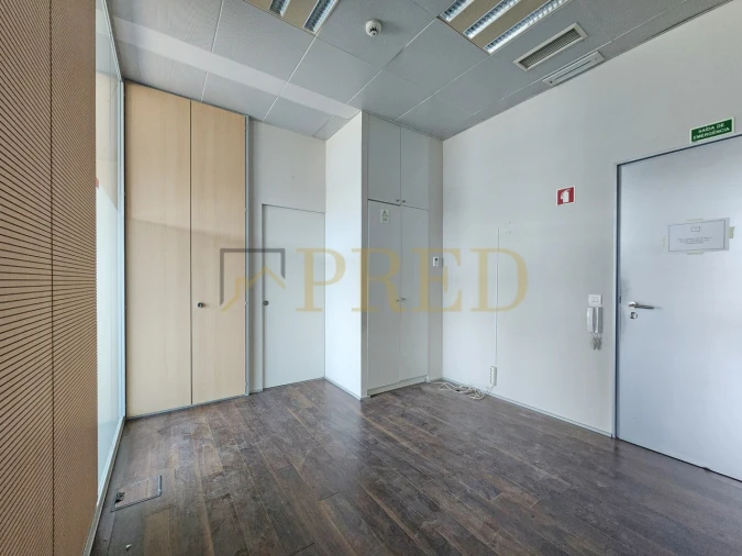 Escritório para Arrendamento em Santa Marinha e São Pedro da Afurada Foto 7