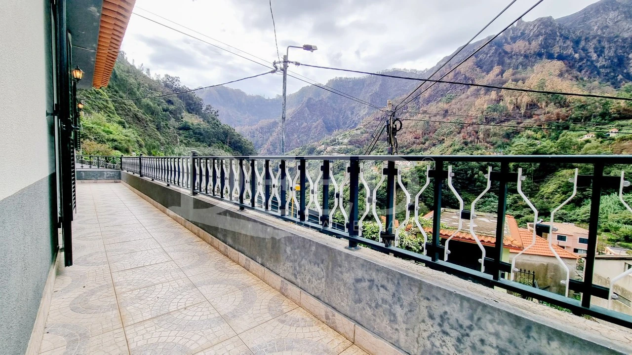 Moradia T3 para Venda em Curral das Freiras Foto 16