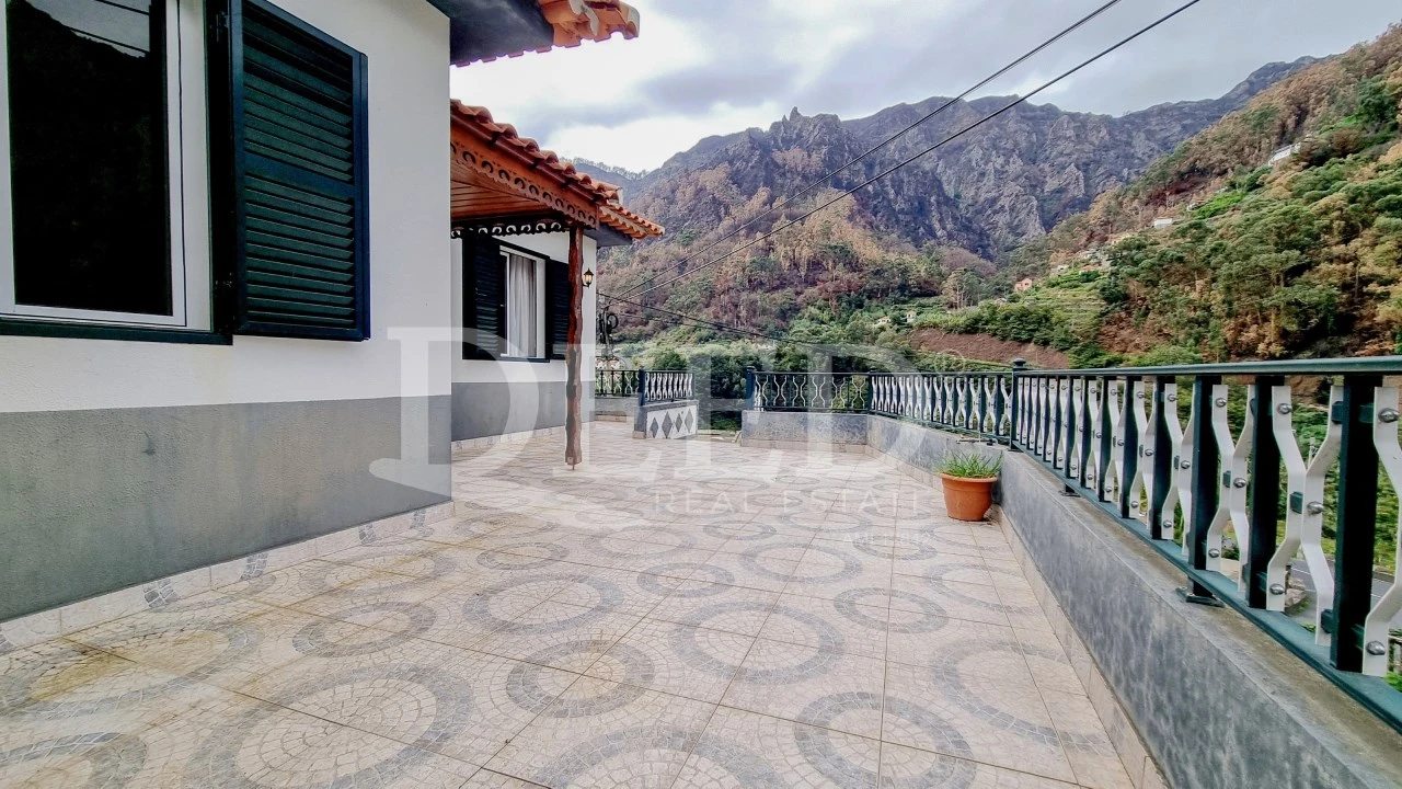 Moradia T3 para Venda em Curral das Freiras Foto 18