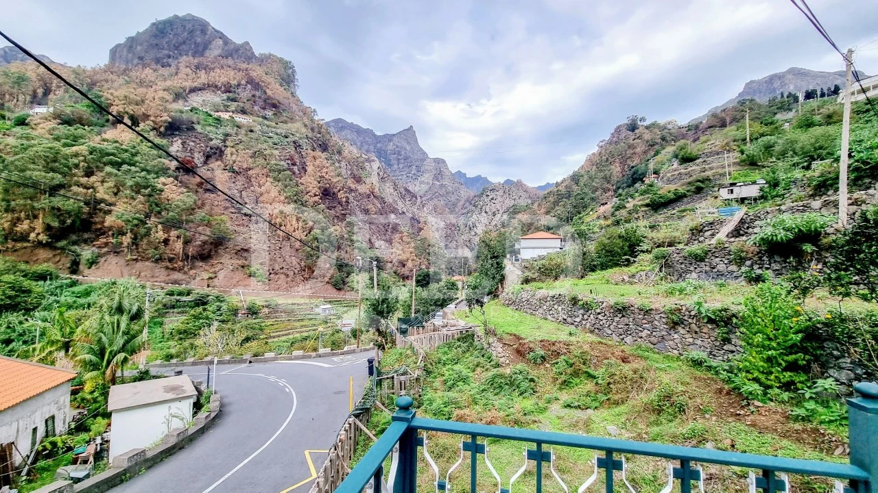 Moradia T3 para Venda em Curral das Freiras Foto 22