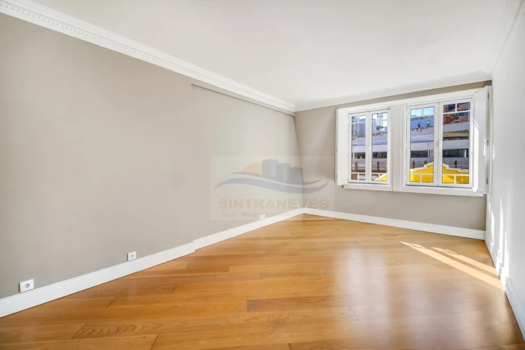 Apartamento T2 para Venda em Avenidas Novas Foto 9