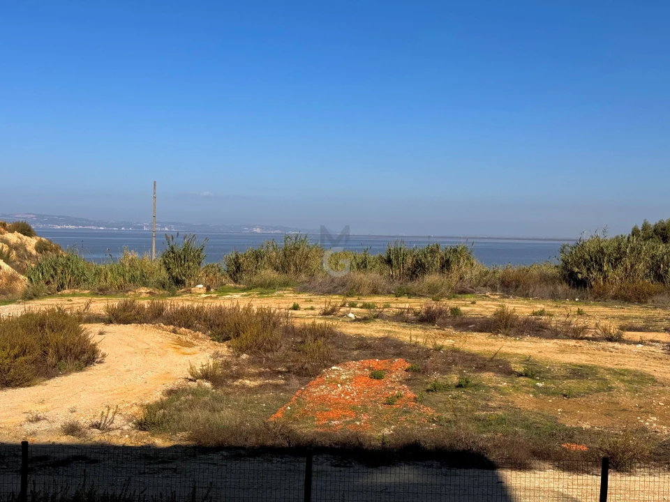 Apartamento T3 para Venda em Alcochete Foto 3