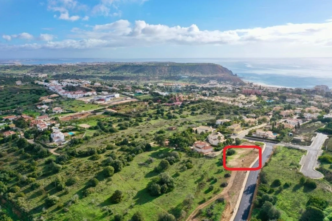 Terreno para Venda em Lagos (São Sebastião e Santa Maria) Foto 1
