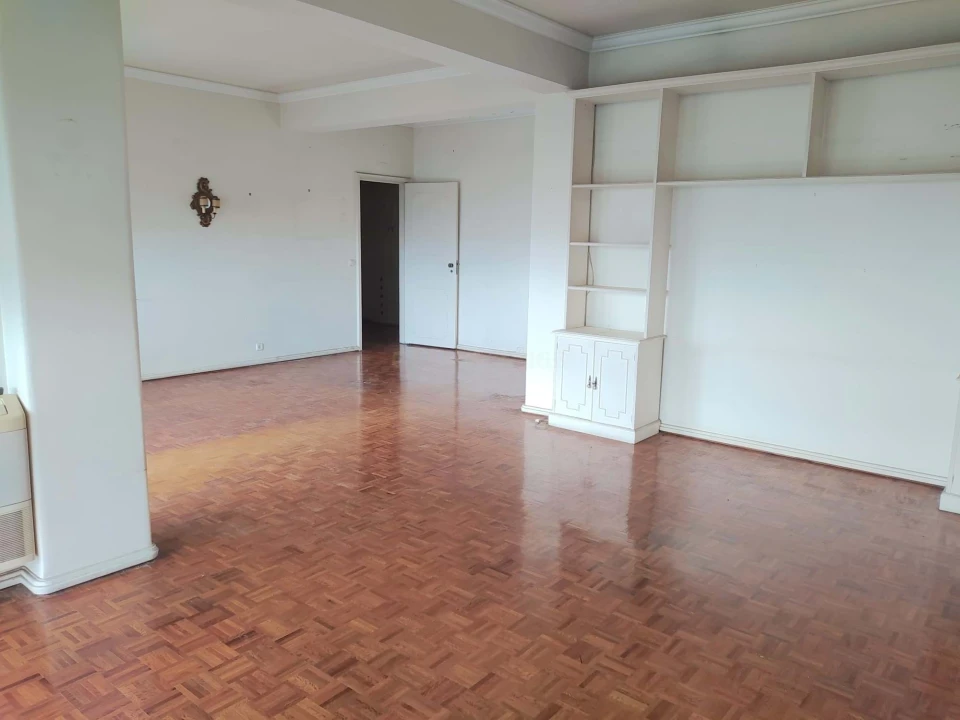 Apartamento T6 para Venda em Alvalade Foto 9