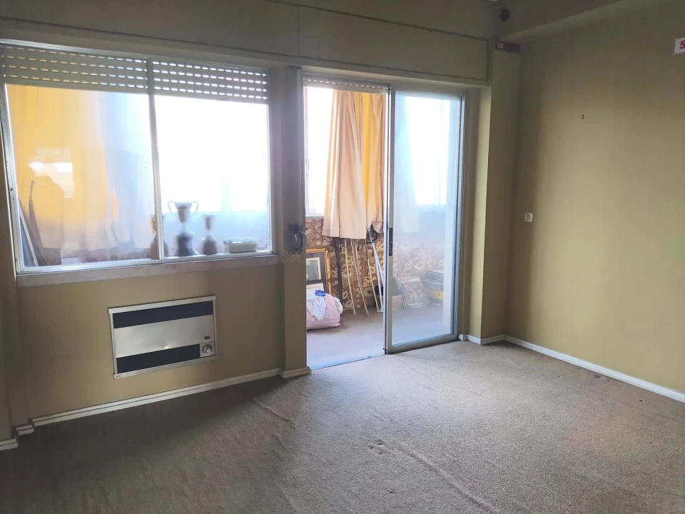 Apartamento T6 para Venda em Alvalade Foto 17