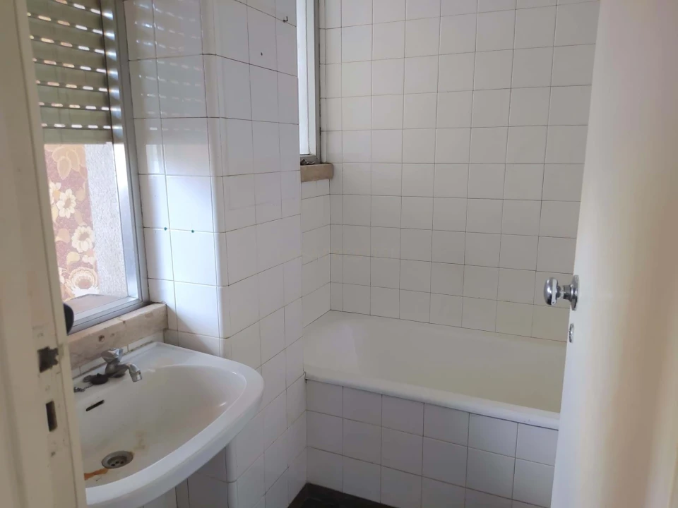 Apartamento T6 para Venda em Alvalade Foto 23