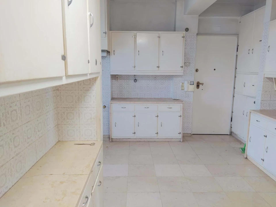 Apartamento T6 para Venda em Alvalade Foto 21