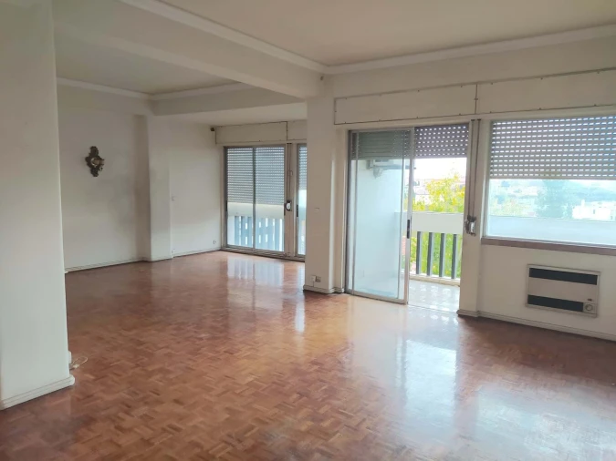 Apartamento T6 para Venda em Alvalade Foto 10