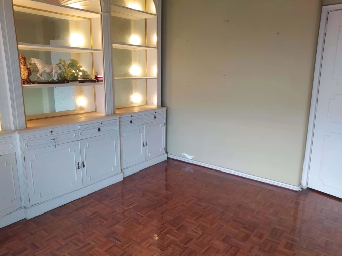 Apartamento T6 para Venda em Alvalade